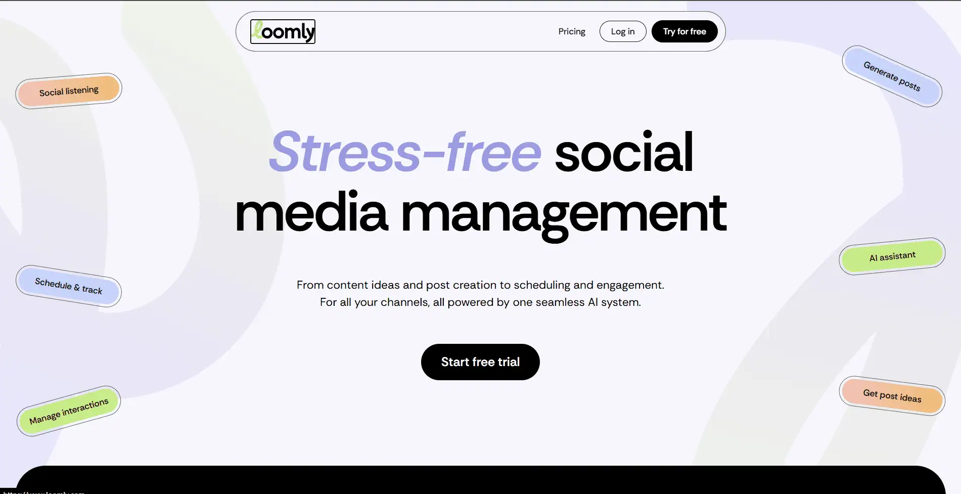 Loomly content approval workflow and calendar interface